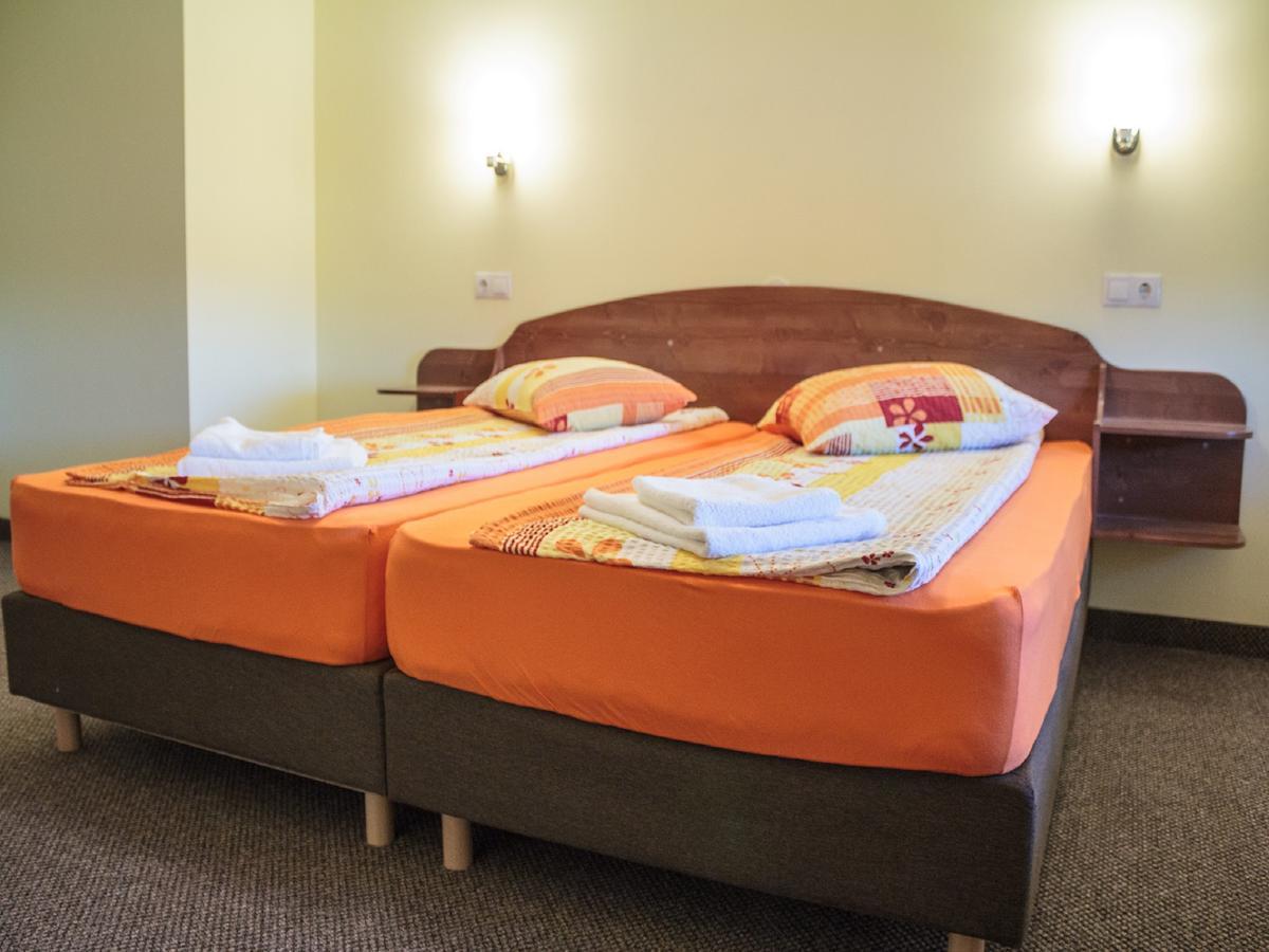 Gyongyvirag Panzio Bed and Breakfast Turia Exterior foto